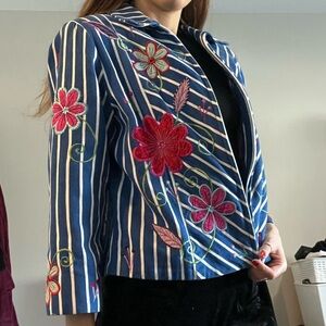 Vintage Floral Embroidered Denim Stripped jacket with zip closure 3/4 sleeves